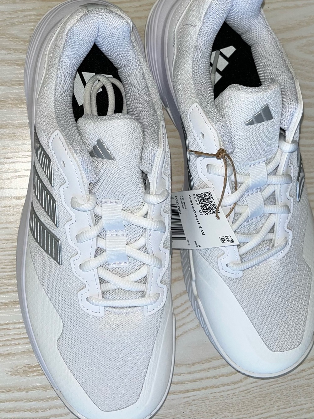 adidas Gamecourt 2.0 tennis. 🎾  Sneakers with Silver Stripes